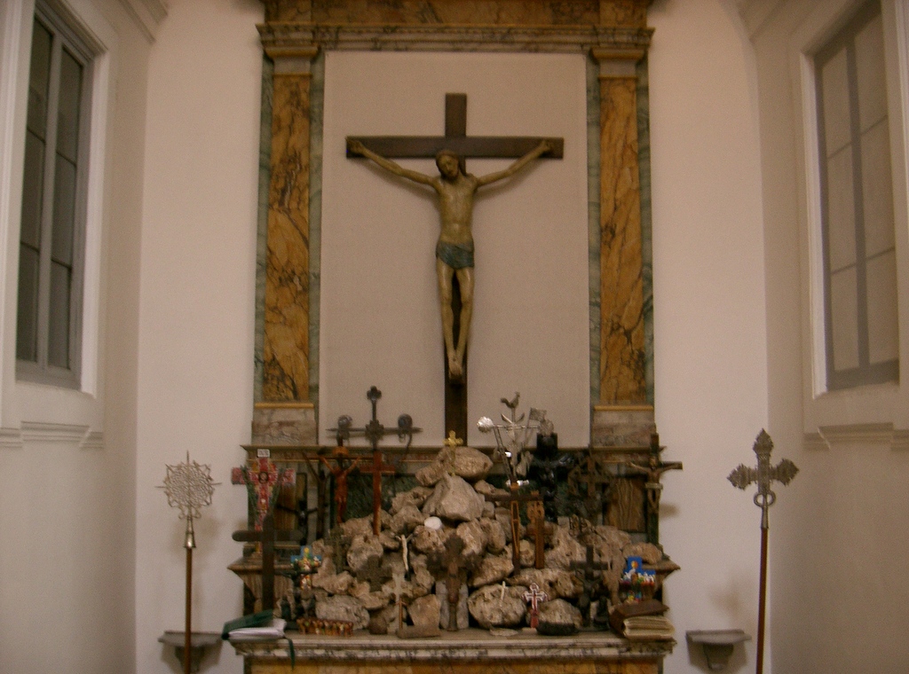 7 de Fevereiro: a igreja de Sant'Egidio está aberta todo o dia para todos aqueles que desejem ficar em oração connosco